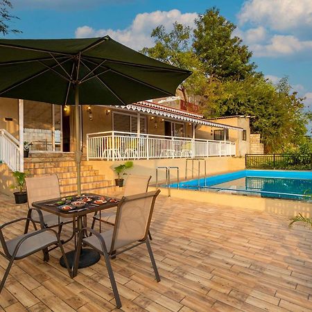 Stayvista'S Harvest Haven - Pool-View Villa With Deck & Machan Near Sula Nashik Ngoại thất bức ảnh